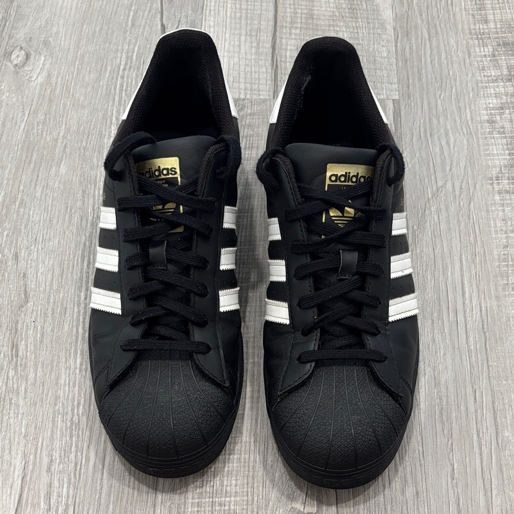 Adidas Men's Superstar shoes